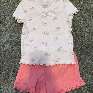 🌼5/$10🌼Jumping Beans Light Peach w/light peach cherry Shorts Set 4t